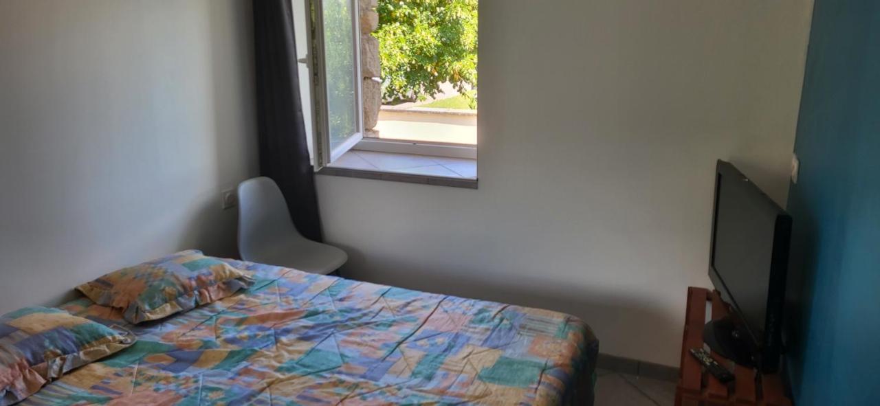 Maisonnette En Pierre Renovee Appartamento *